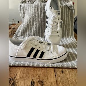 NWOB Adidas classic Nizza trainers/sneakers 6.5 womens 5.5 men